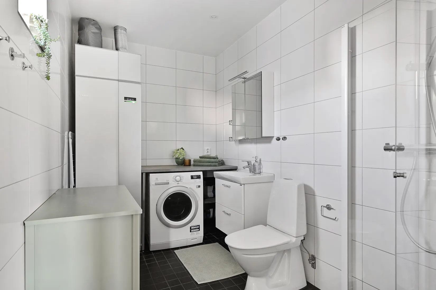 Radhus, Domherrevägen 4H, Älvnäs, Ekerö