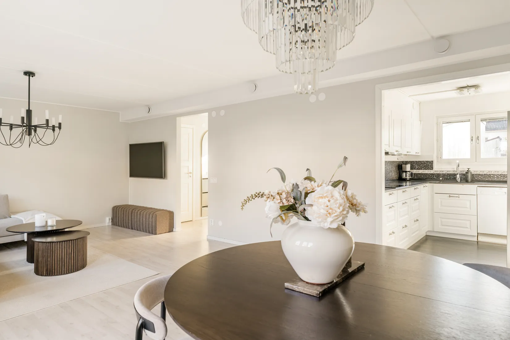 Radhus, Midsommarvägen 93, Vistaberg, Huddinge