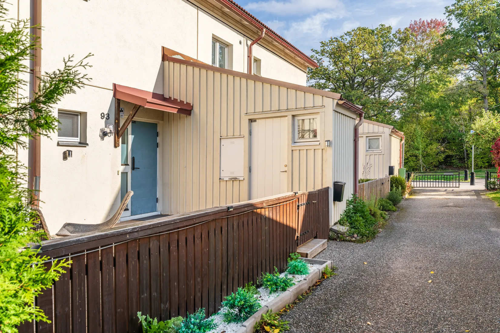 Radhus, Midsommarvägen 93, Vistaberg, Huddinge