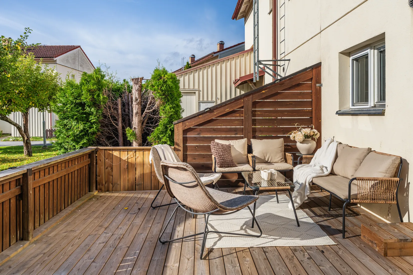 Radhus, Midsommarvägen 93, Vistaberg, Huddinge