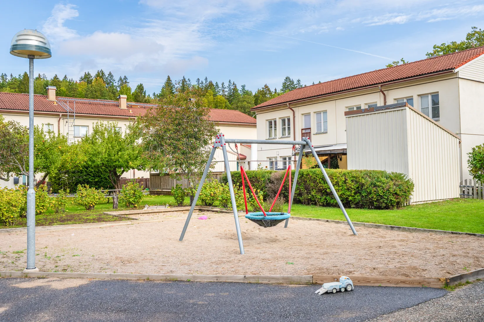 Radhus, Midsommarvägen 93, Vistaberg, Huddinge