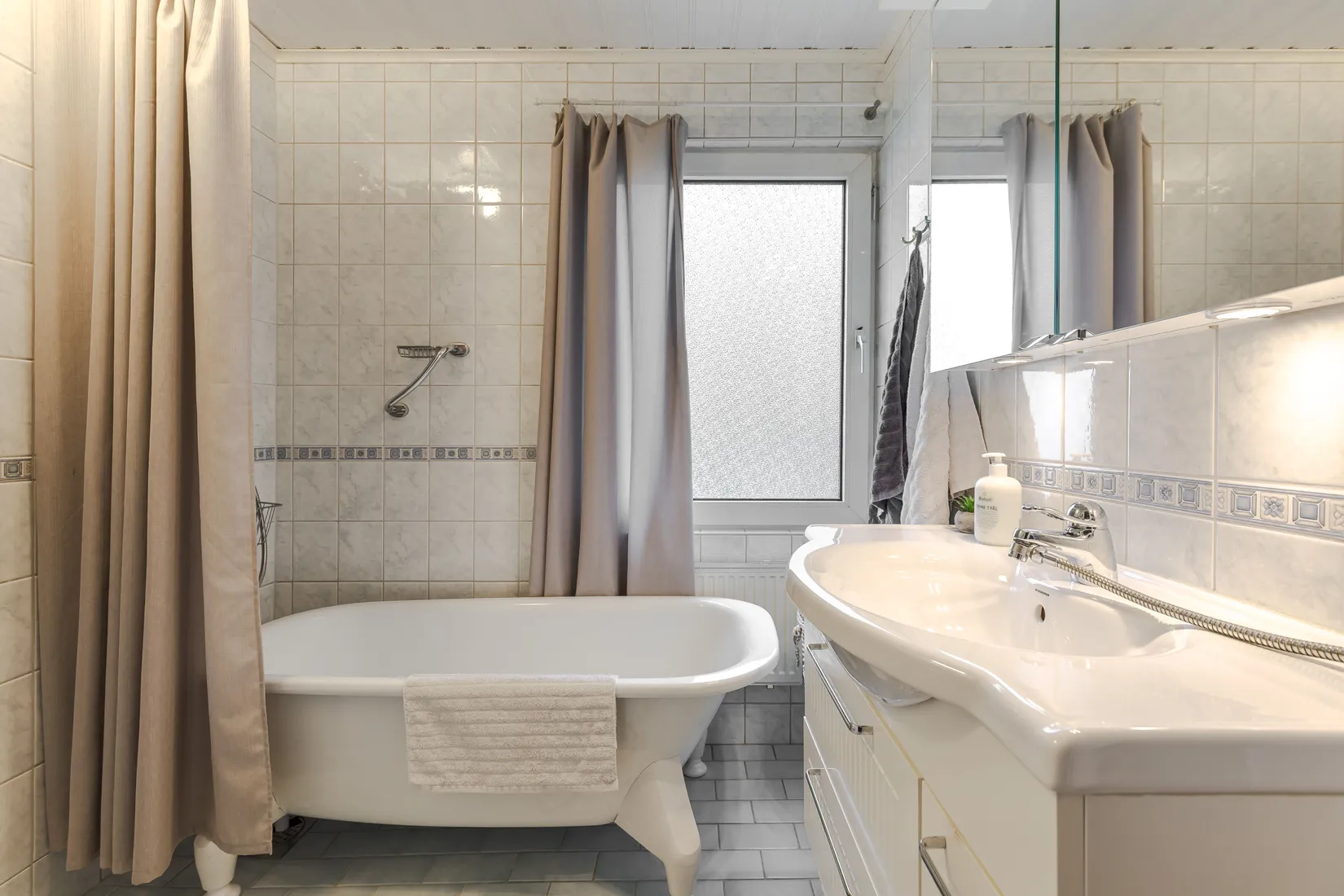 Radhus, Solrosgatan 5F, Eskilstuna