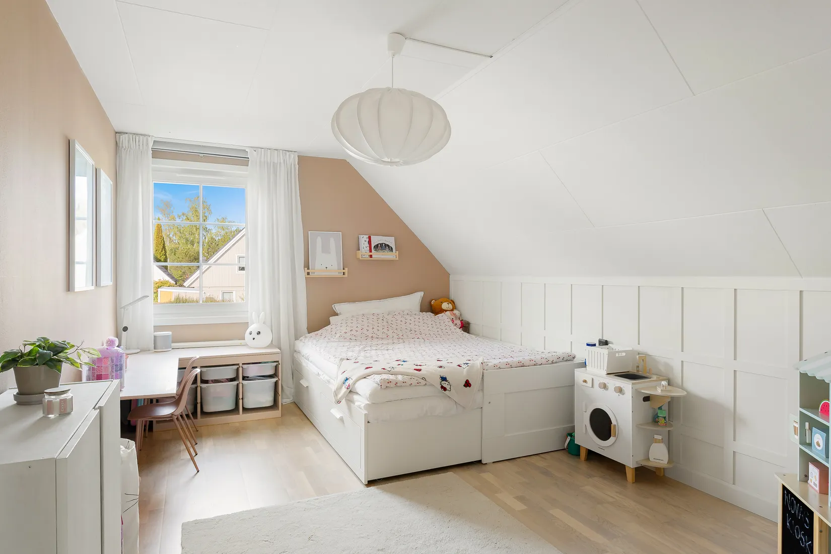 Villa, Ljustergränd 44, Viksjö, Järfälla