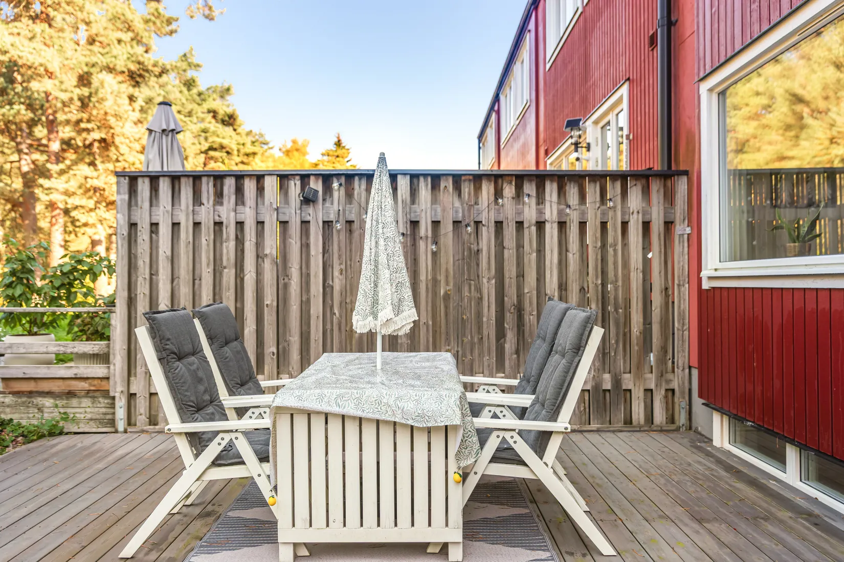 Radhus, Knut Stangenbergs väg 11, Duvnäs Utskog, Nacka