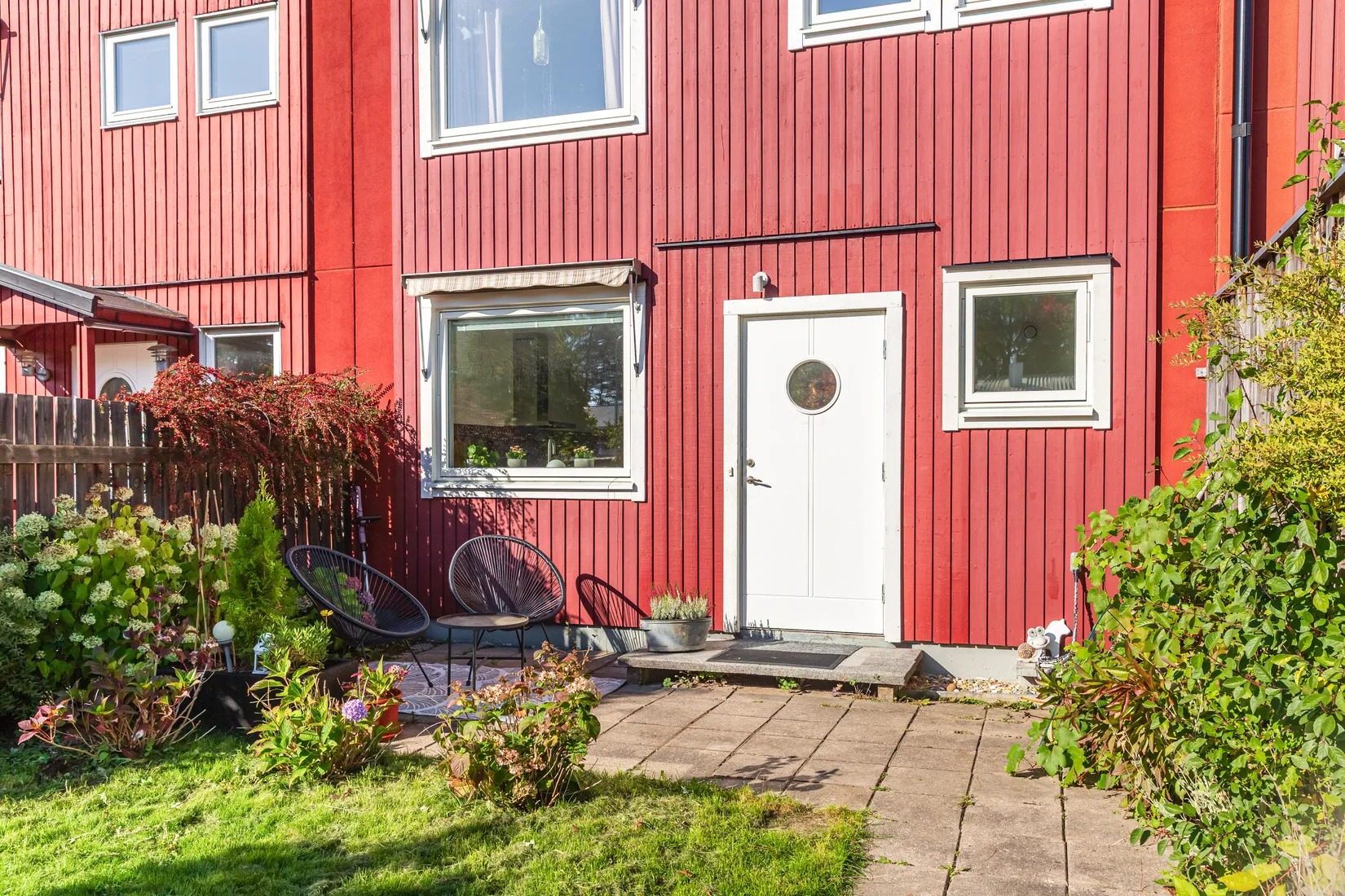 Radhus, Knut Stangenbergs väg 11, Duvnäs Utskog, Nacka