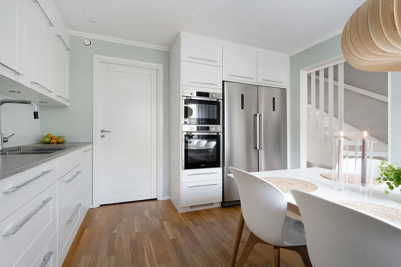 Radhus, Etydgränd 39, Huddinge