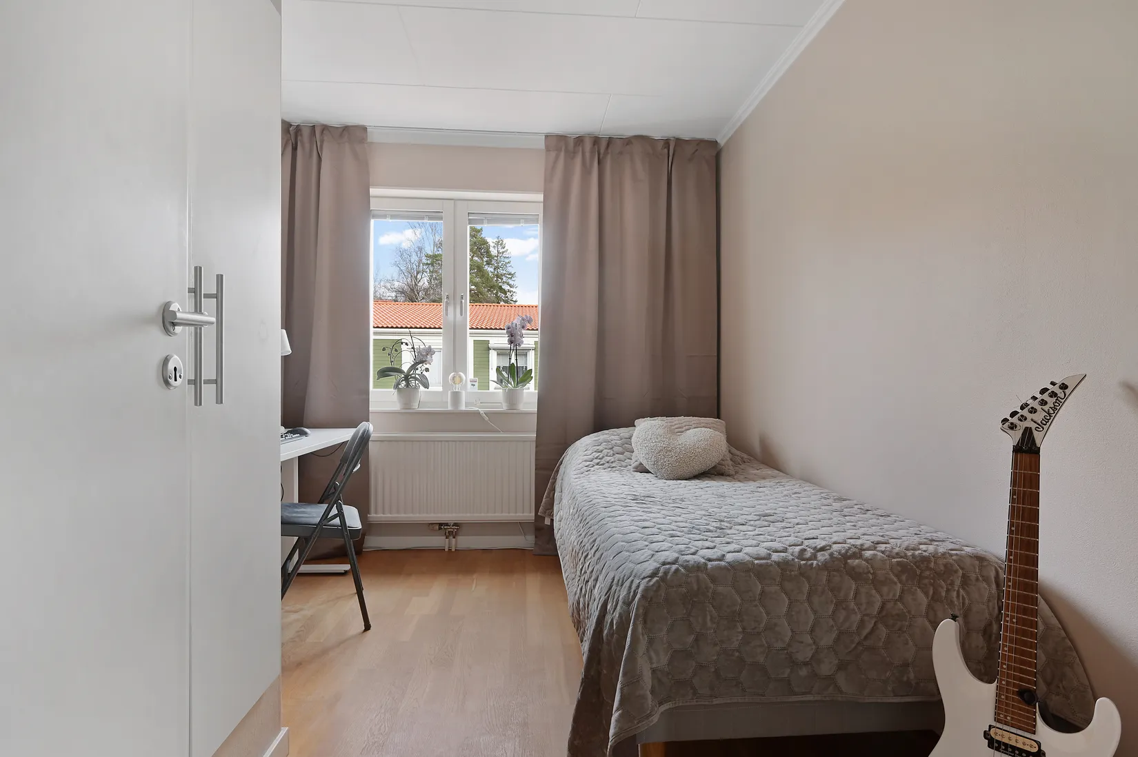 Radhus, Etydgränd 39, Huddinge