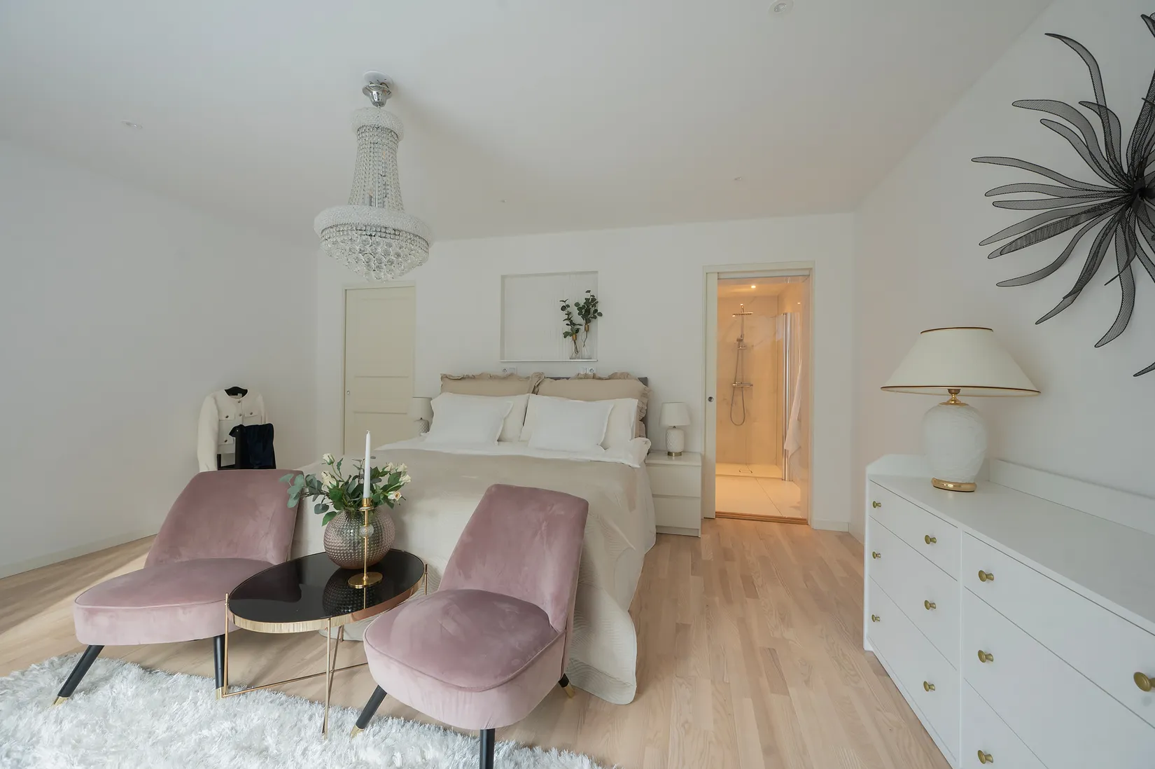 Villa, Abrahamsbergsvägen 18, Högmora, Huddinge