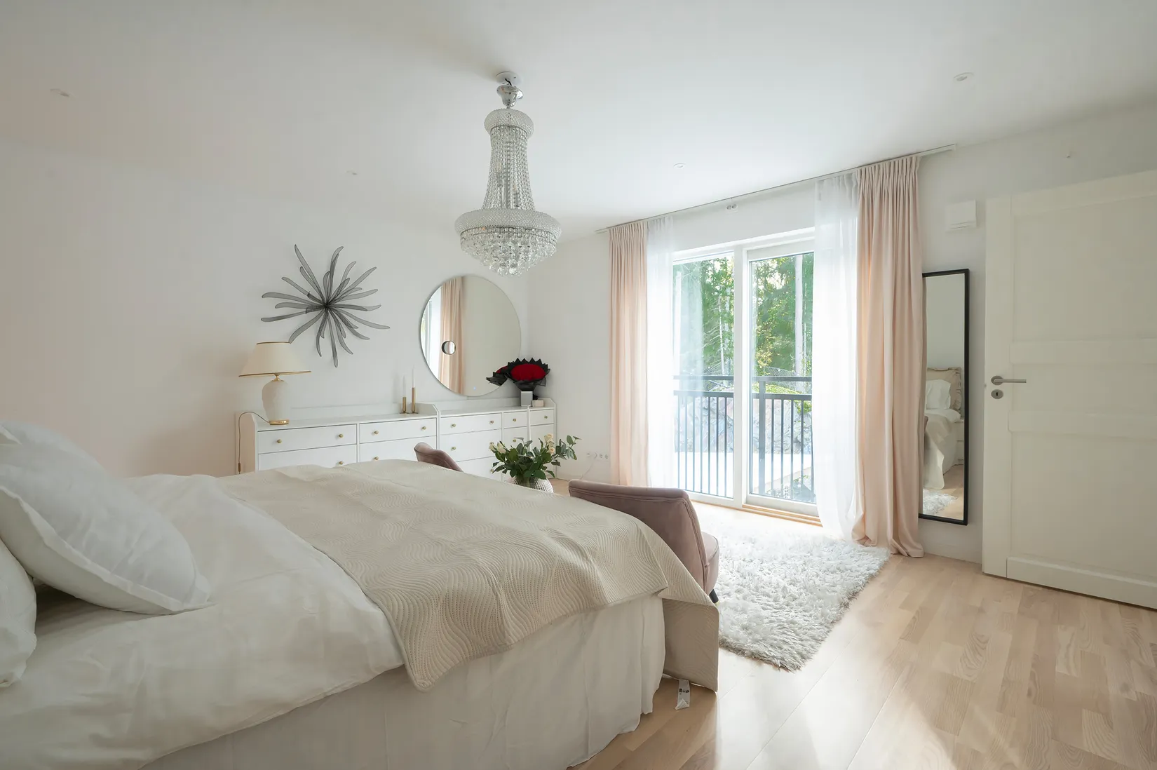 Villa, Abrahamsbergsvägen 18, Högmora, Huddinge