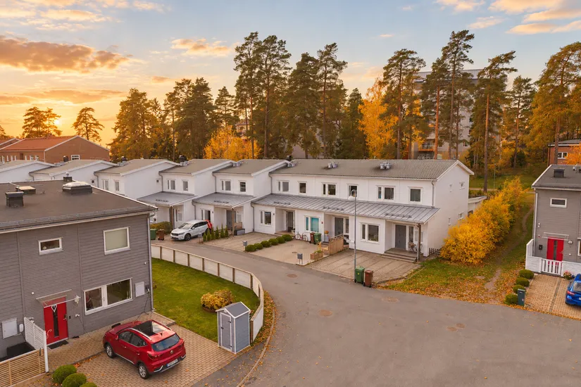 Radhus, Syster Annas väg 17, Brunnby Park, Upplands Väsby
