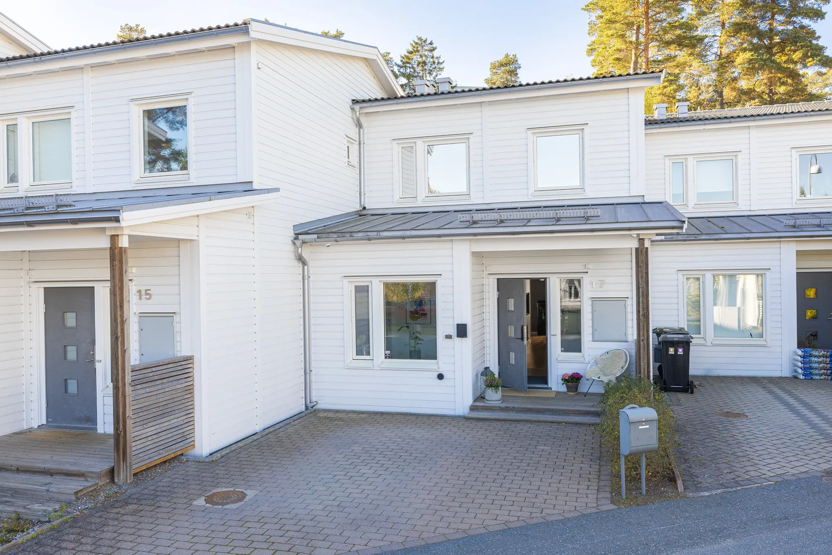 Radhus, Syster Annas väg 17, Brunnby Park, Upplands Väsby