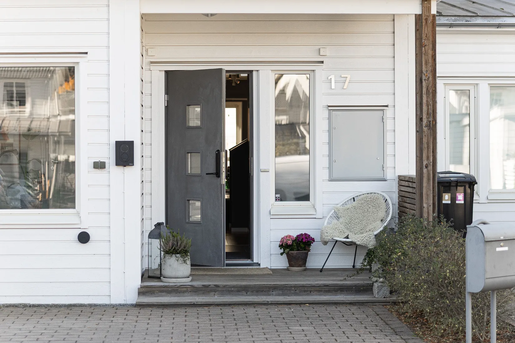Radhus, Syster Annas väg 17, Brunnby Park, Upplands Väsby