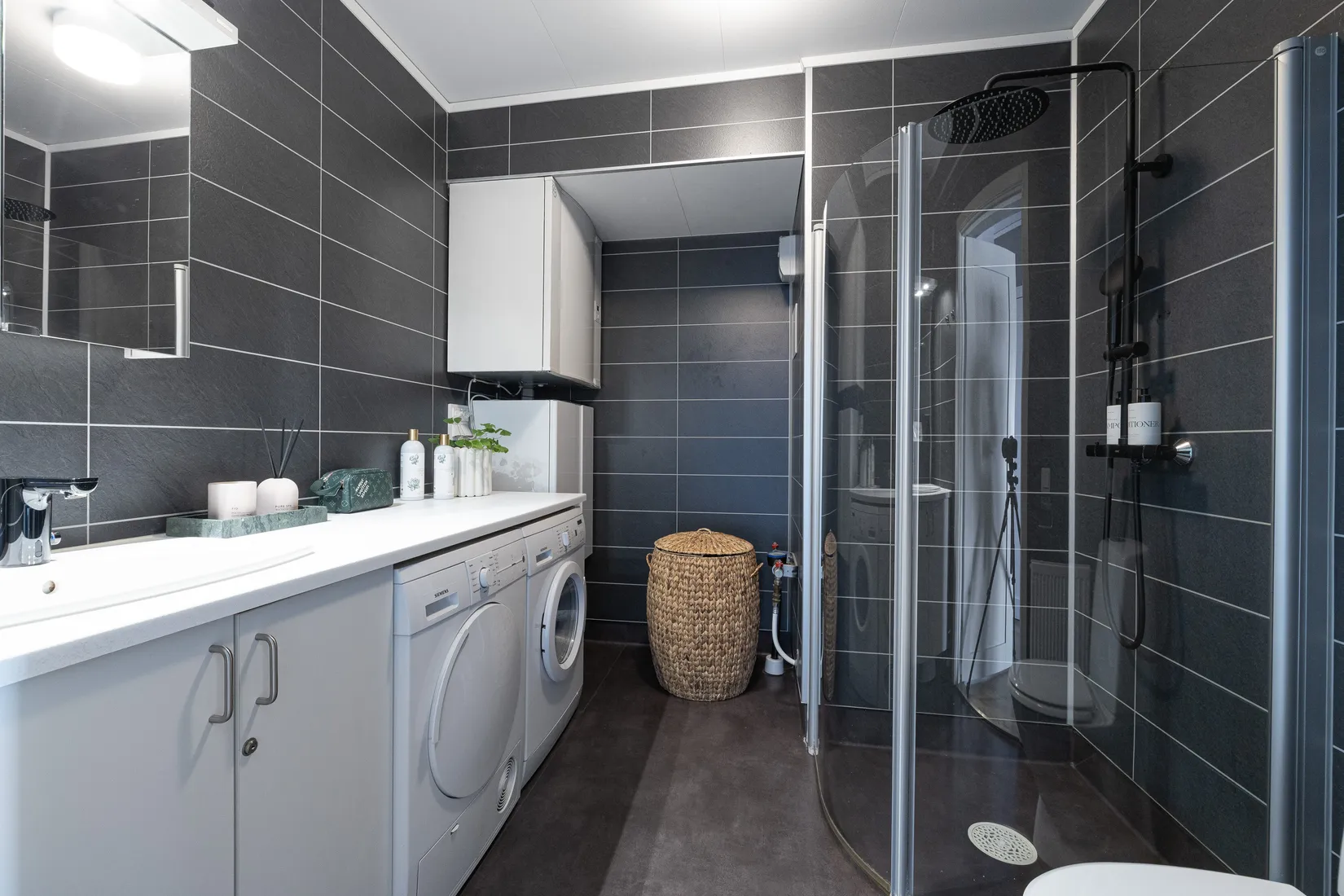 Radhus, Syster Annas väg 17, Brunnby Park, Upplands Väsby