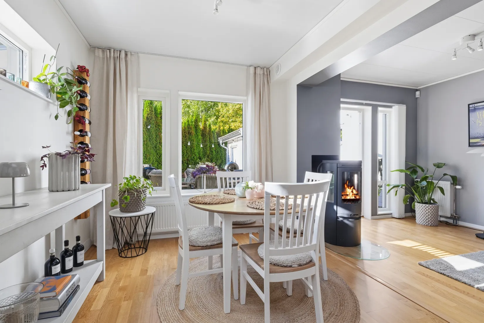 Radhus, Syster Annas väg 17, Brunnby Park, Upplands Väsby