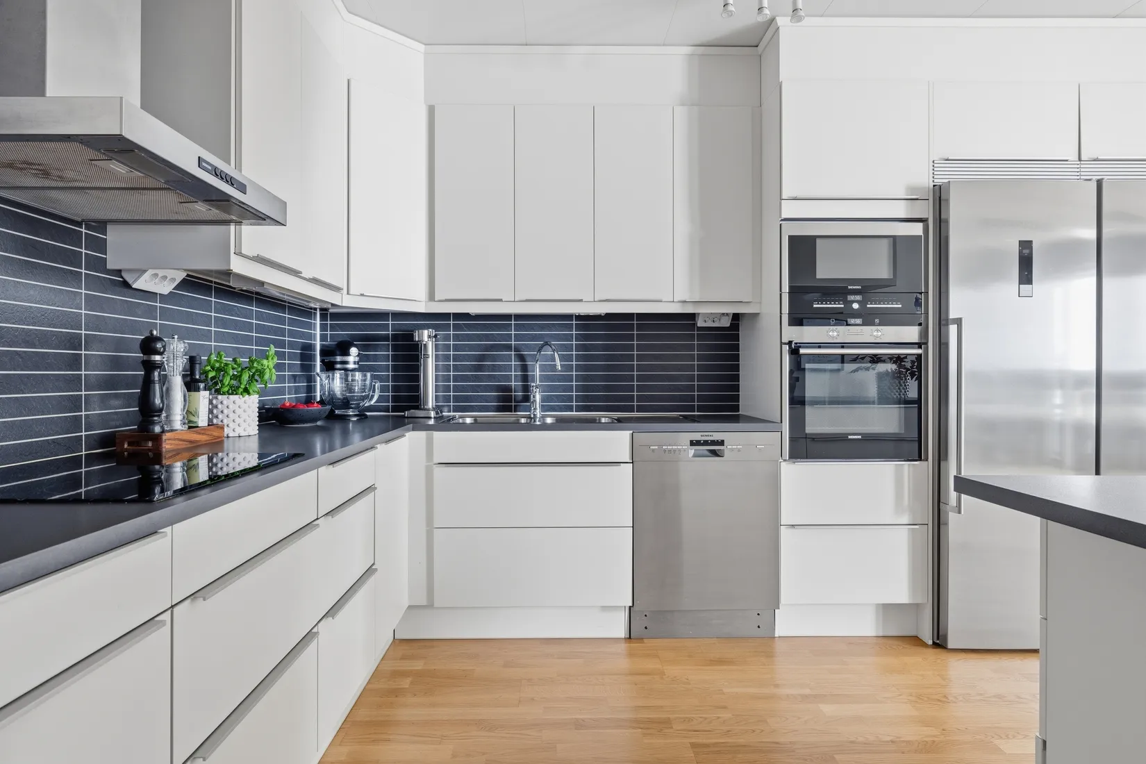 Radhus, Syster Annas väg 17, Brunnby Park, Upplands Väsby