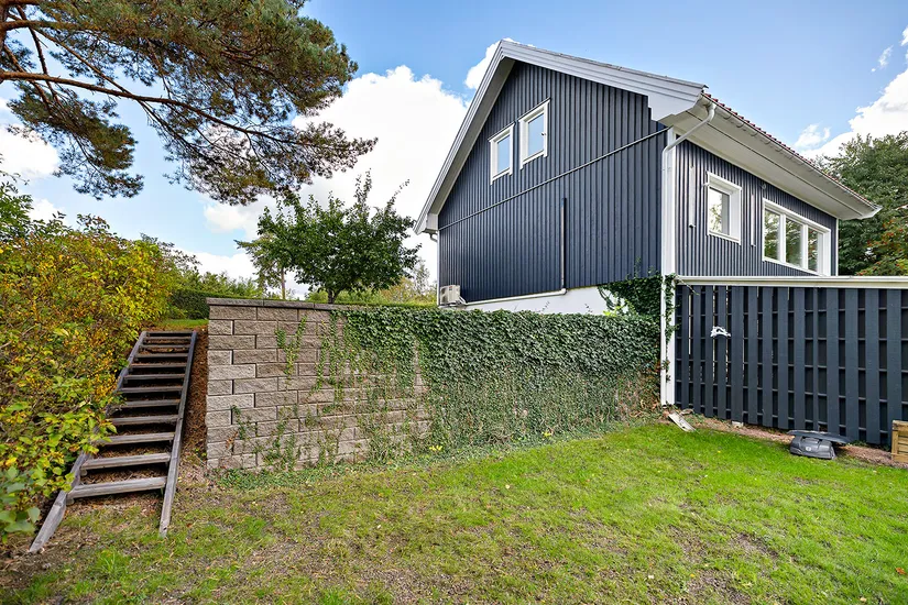 Villa, Blixtvägen 51, Berghem, Järfälla