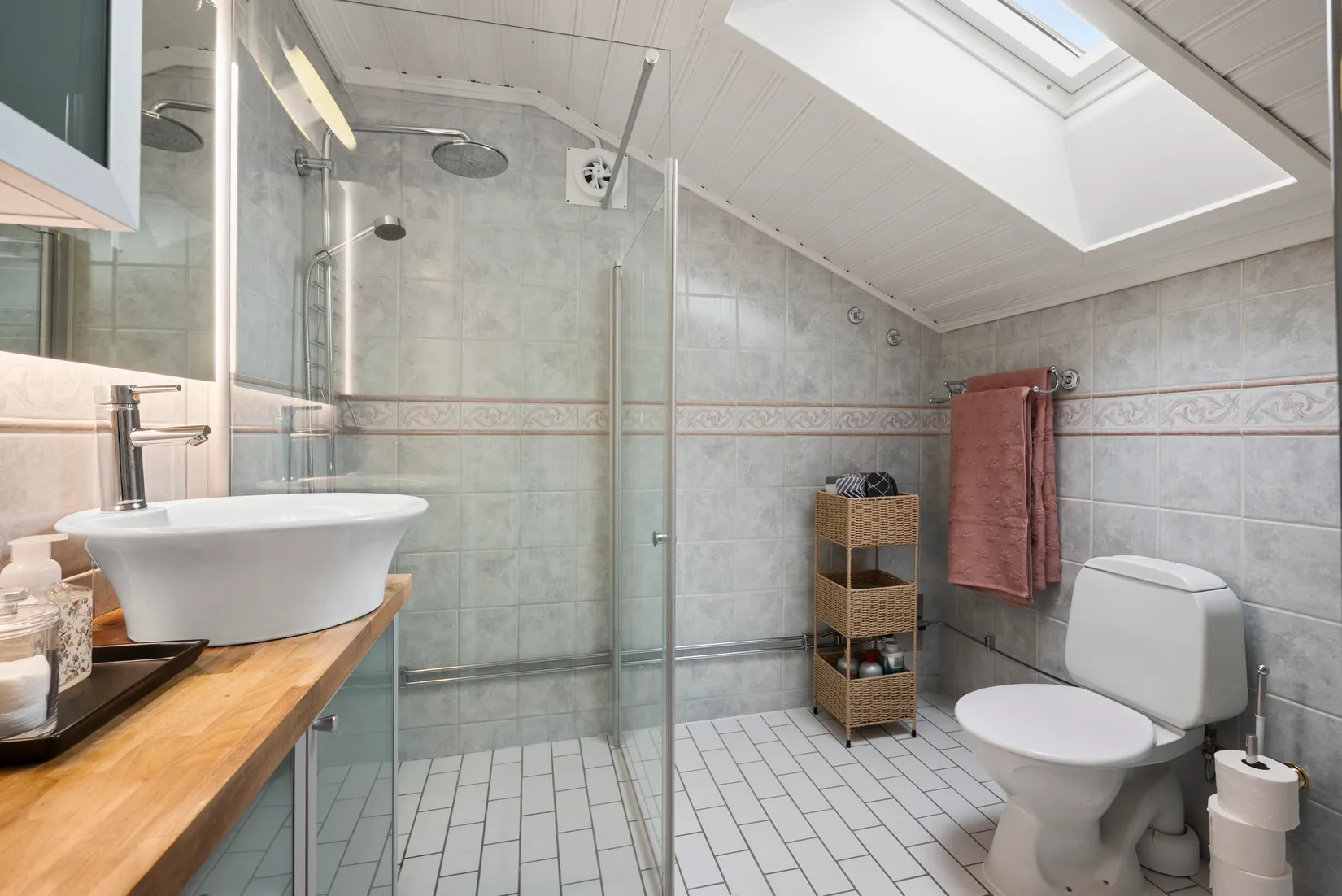 Radhus, Viltorpsbacken 29, Vinsta, Stockholm