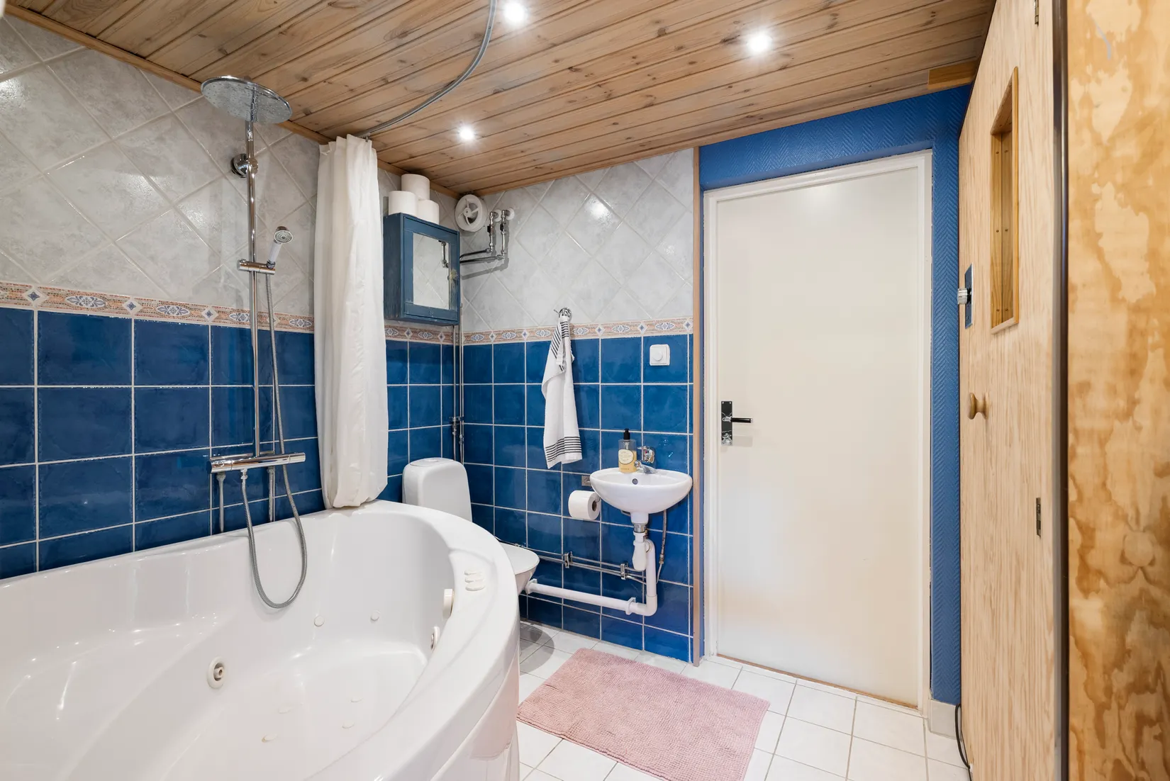 Radhus, Viltorpsbacken 29, Vinsta, Stockholm