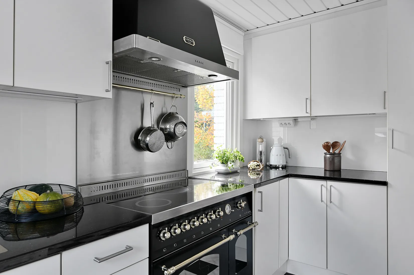 Villa, Julivägen 5, Trollbäcken, Tyresö