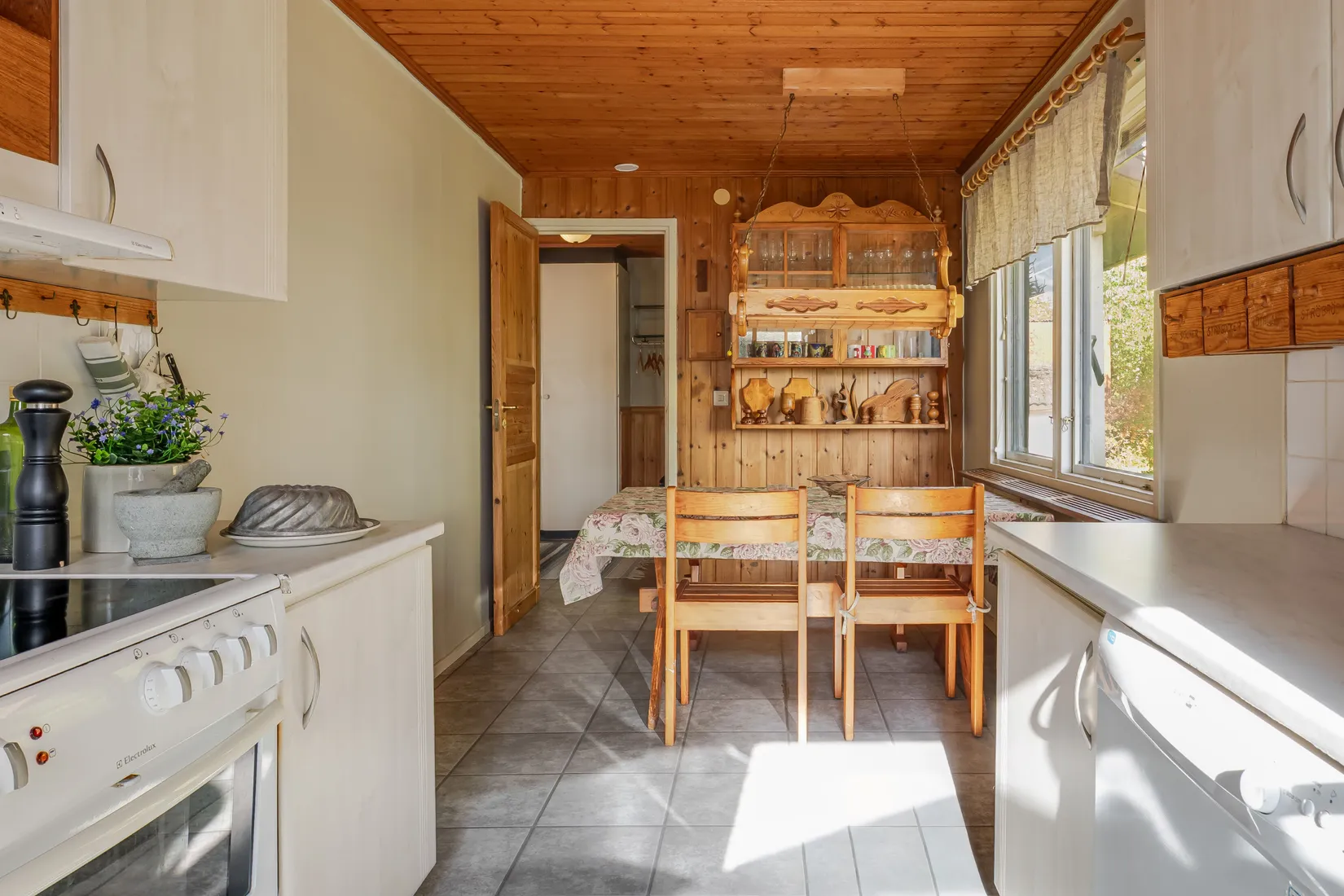 Villa, Hällby 175, Västerfärnebo, Sala