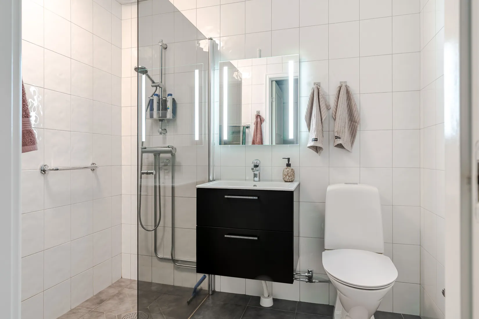 Radhus, Januarivägen 37B, Brogetorp, Flen