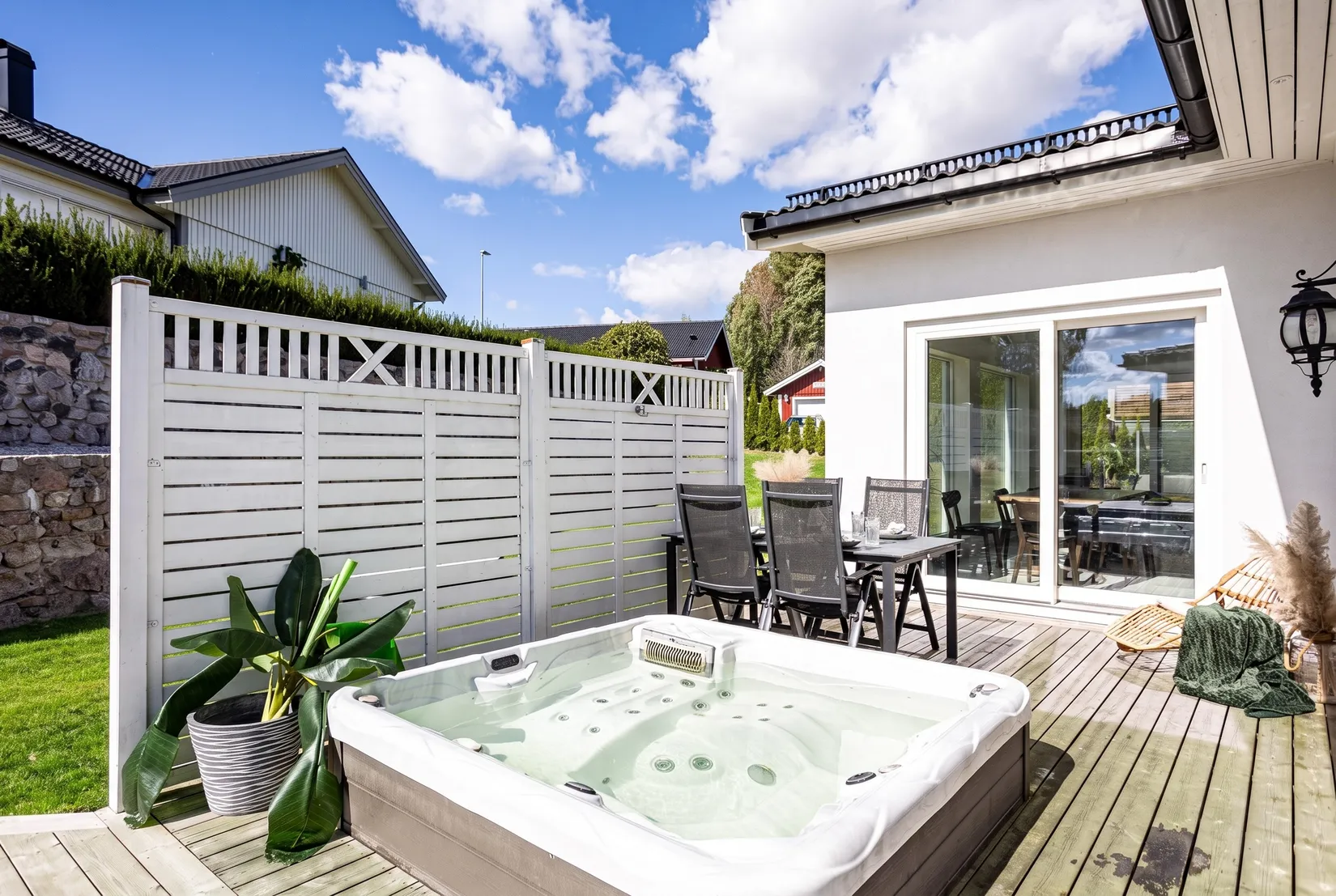 Villa, Morängatan 9, Ullvibackar, Köping