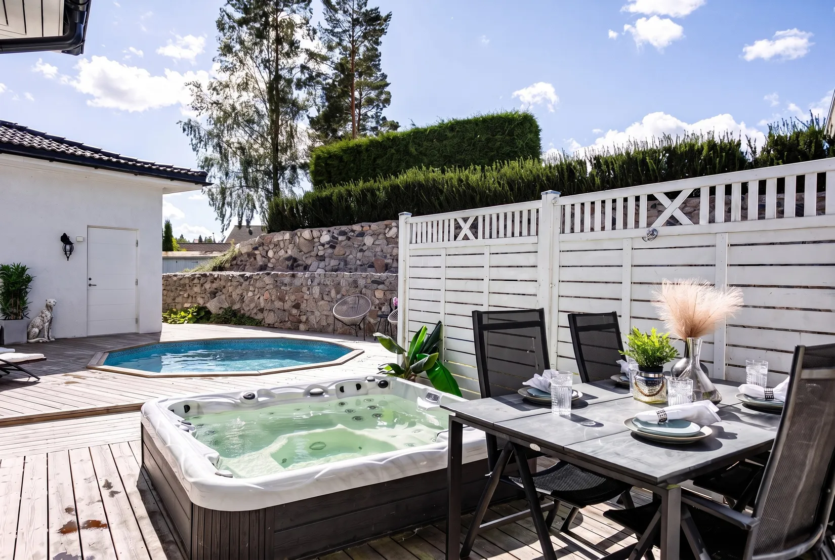 Villa, Morängatan 9, Ullvibackar, Köping