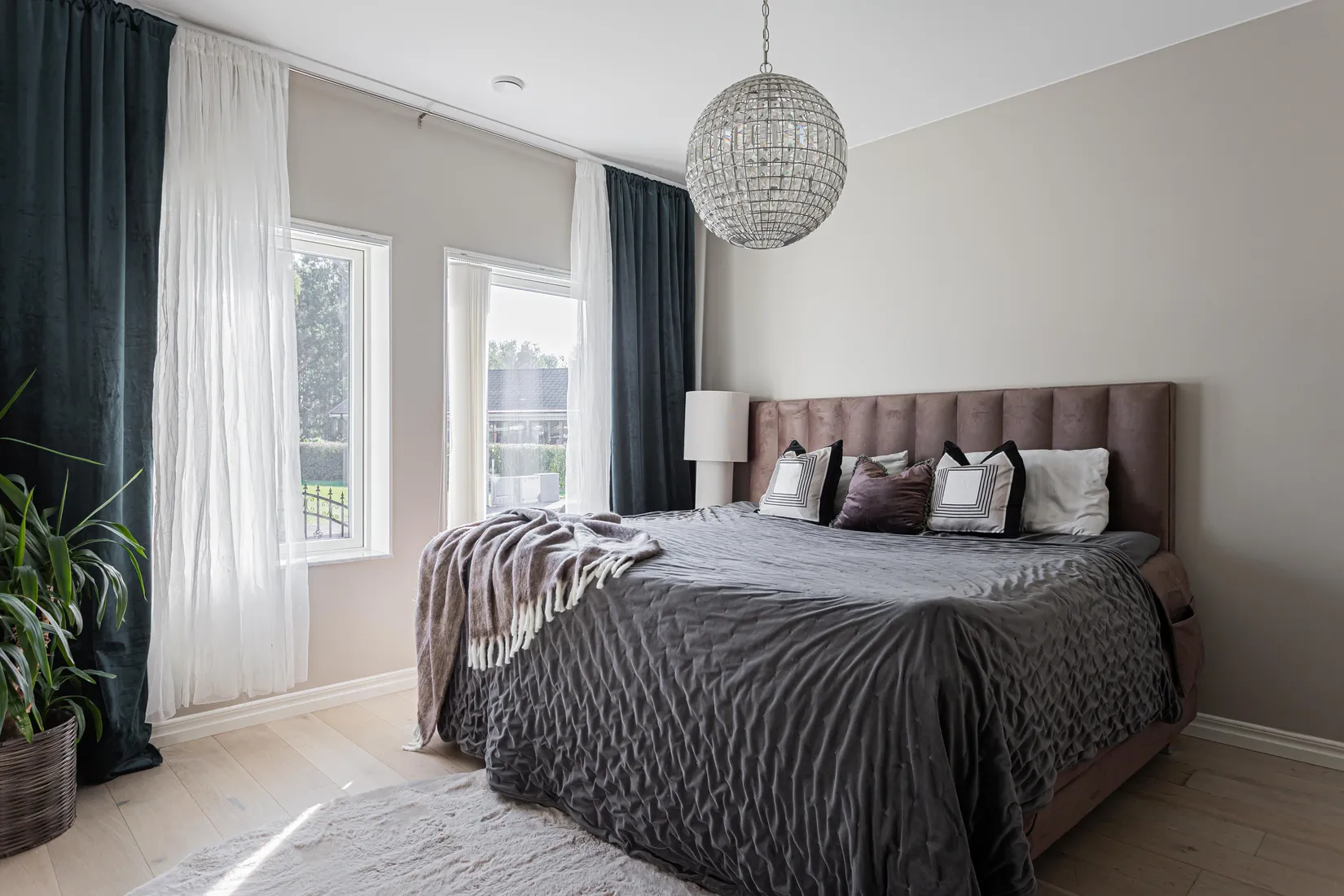 Villa, Morängatan 9, Ullvibackar, Köping