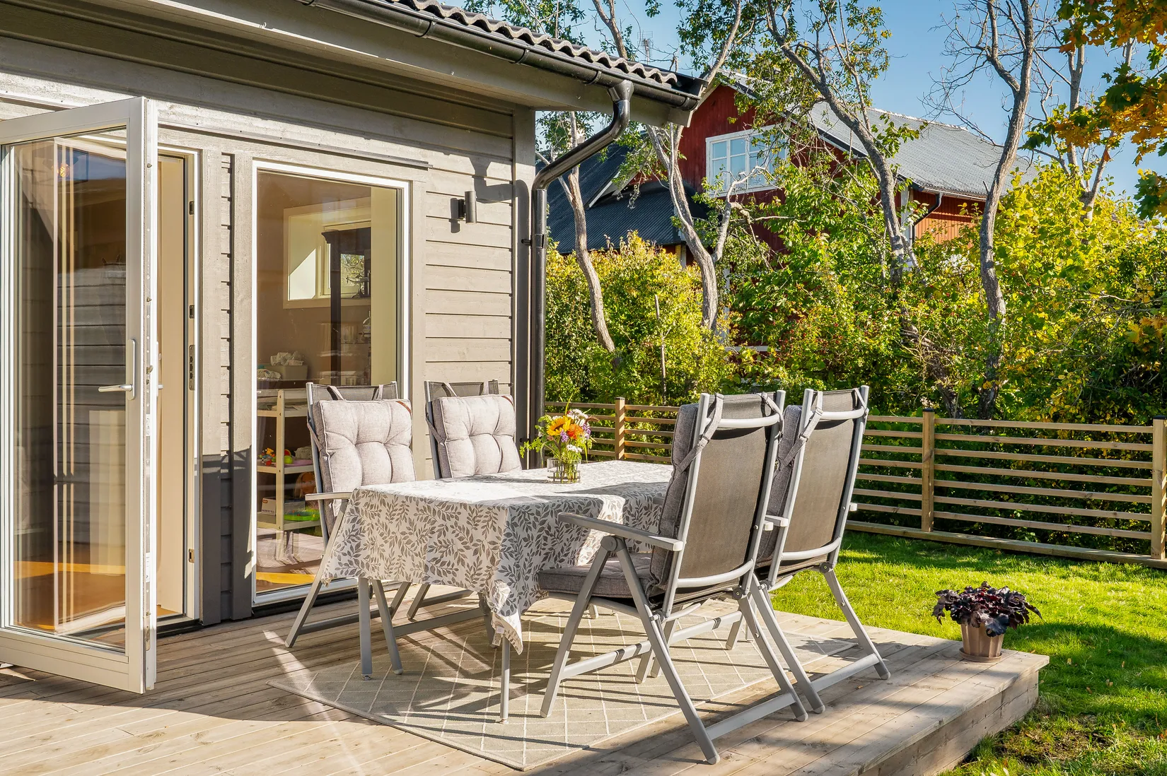 Radhus, Urbergsgränd 11, Stenhamra, Ekerö