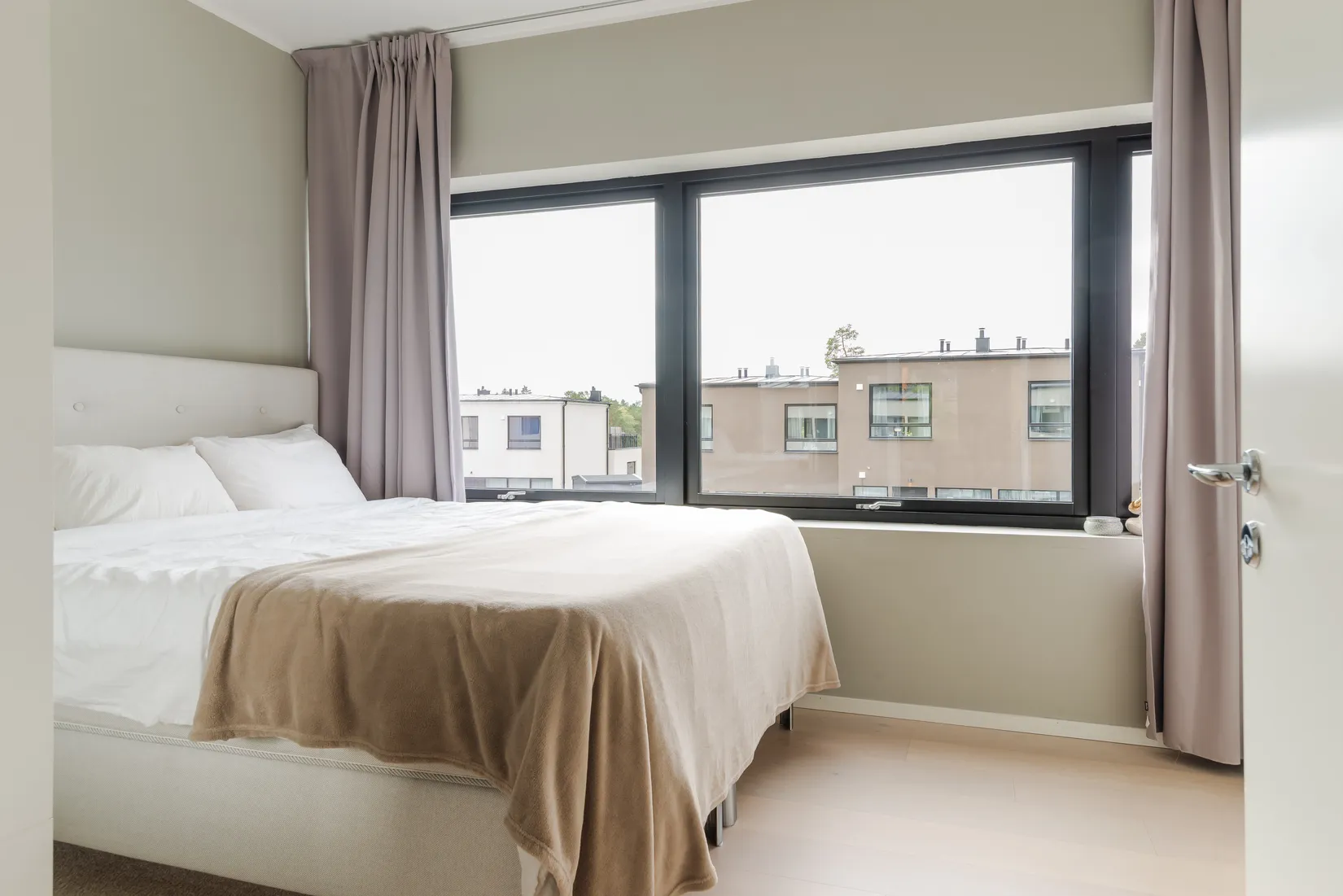 Radhus, Säljägarvägen 44, Margretelund - Tråsättra, Österåker
