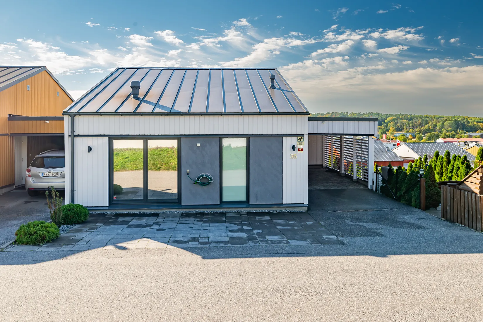 Radhus, Runvägen 35, Runö, Österåker