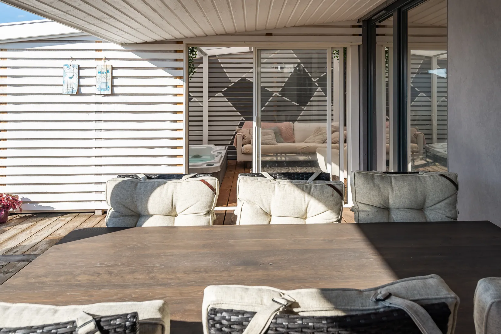 Radhus, Runvägen 35, Runö, Österåker