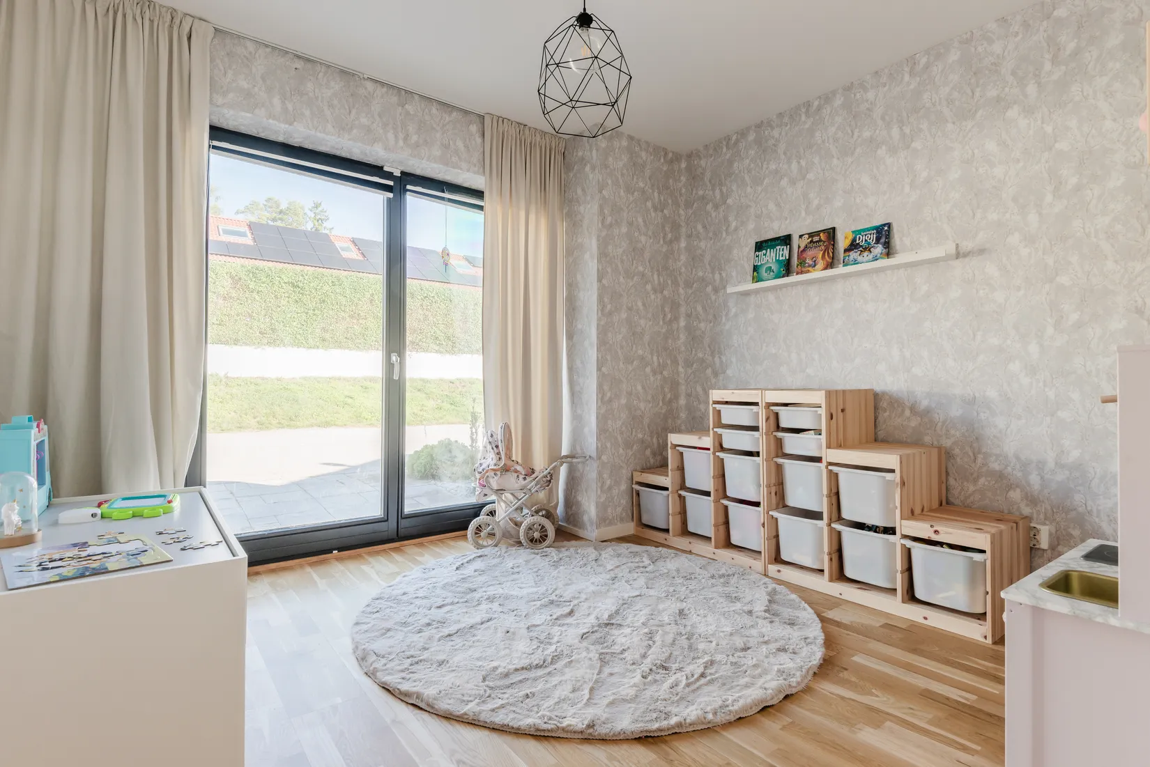 Radhus, Runvägen 35, Runö, Österåker