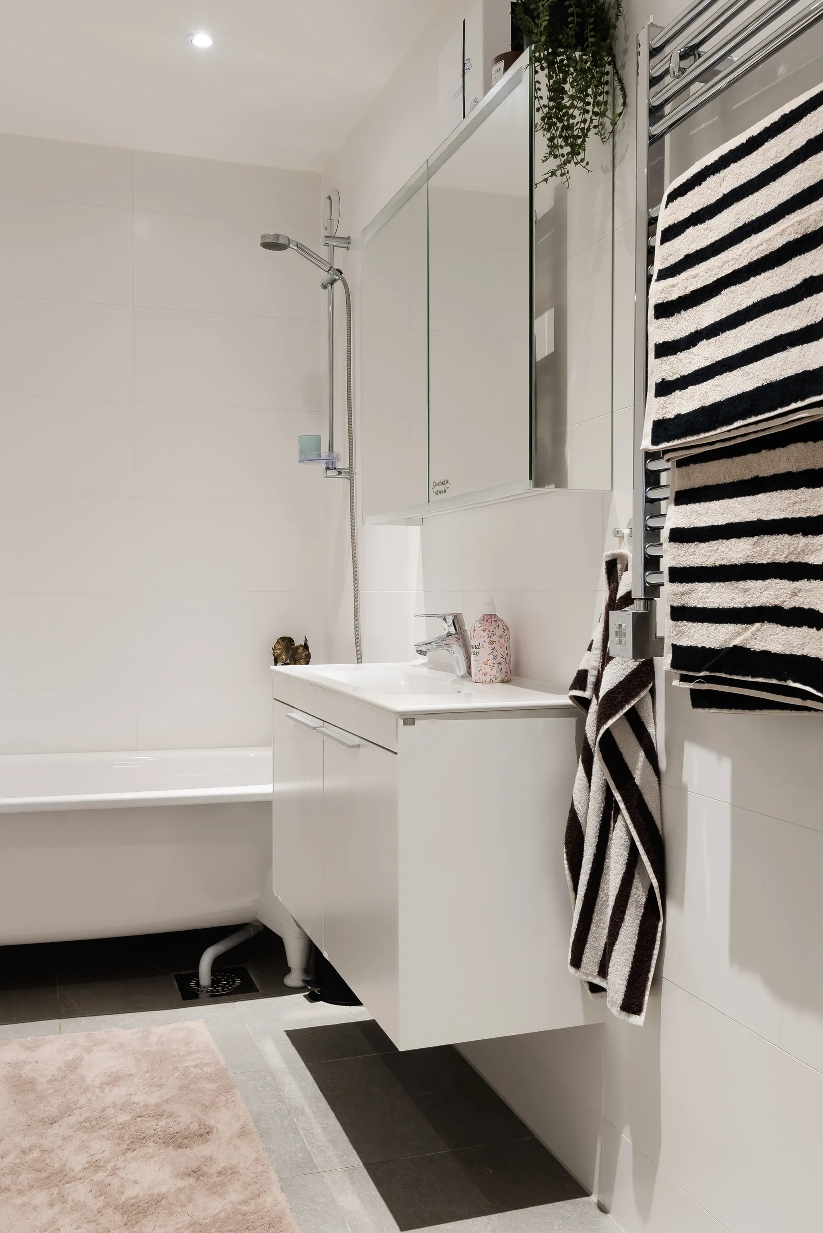 Radhus, Runvägen 35, Runö, Österåker