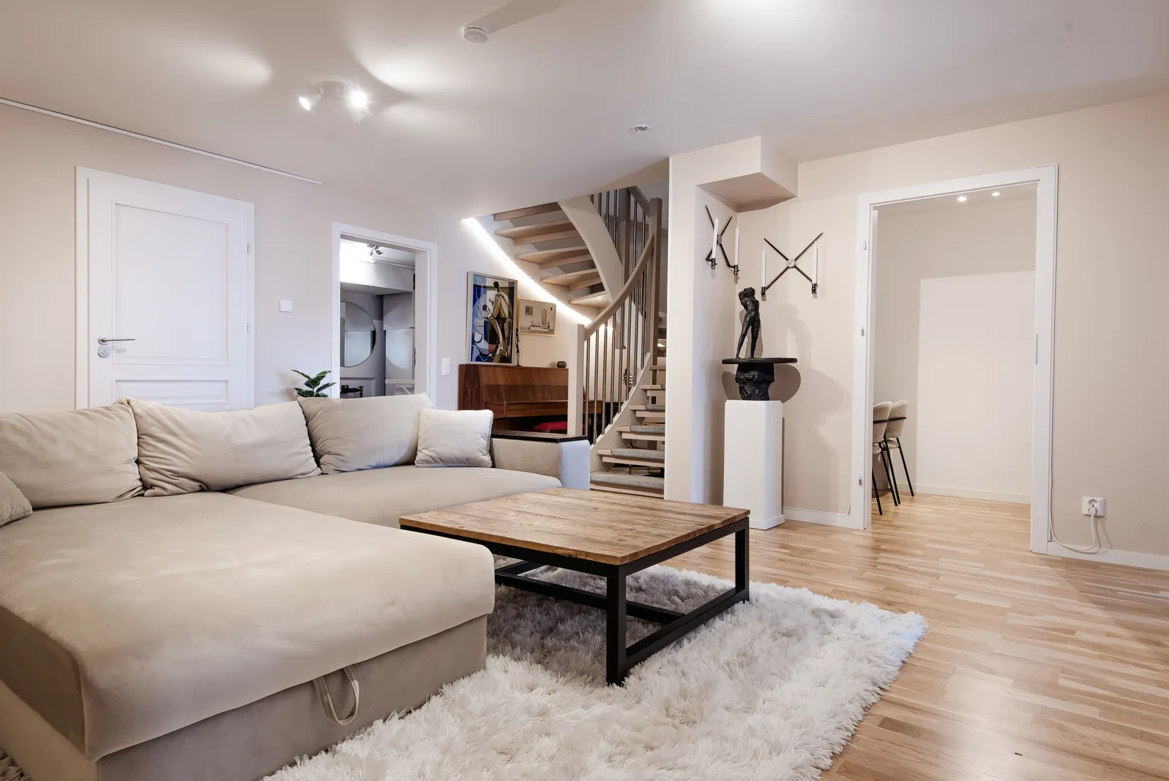 Radhus, Runvägen 35, Runö, Österåker