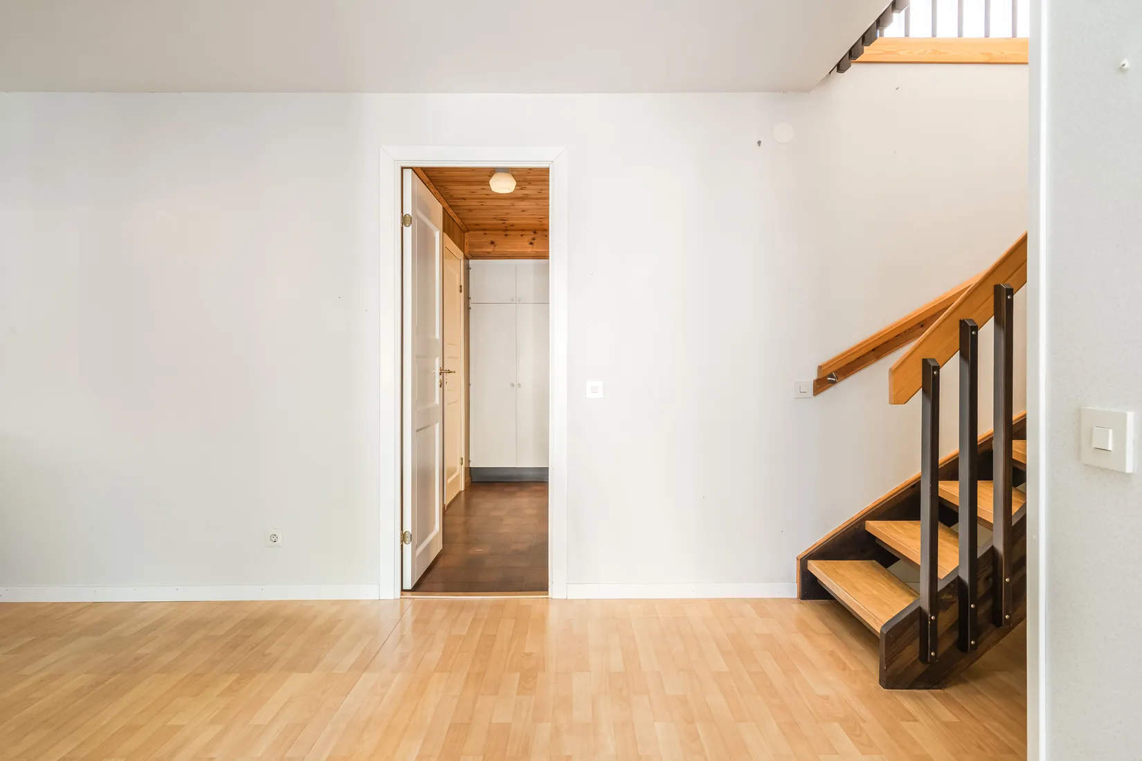 Radhus, Carl Bergstens gata 31, Klockaretorpet, Norrköping