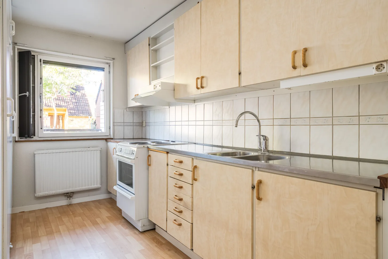 Radhus, Carl Bergstens gata 31, Klockaretorpet, Norrköping