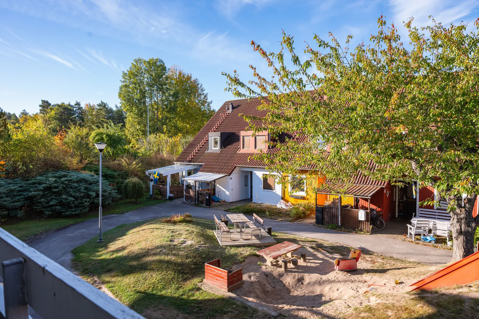 Radhus, Carl Bergstens gata 31, Klockaretorpet, Norrköping