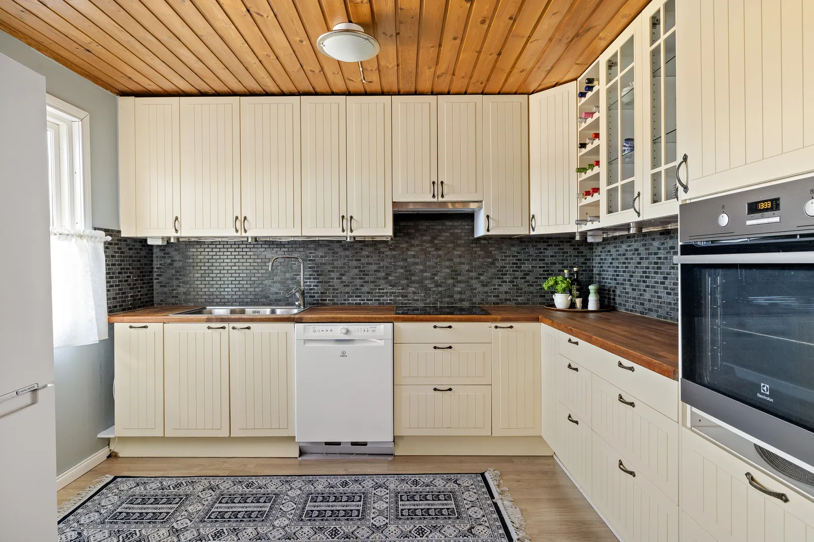 Radhus, Söravägen 99, Söra, Österåker