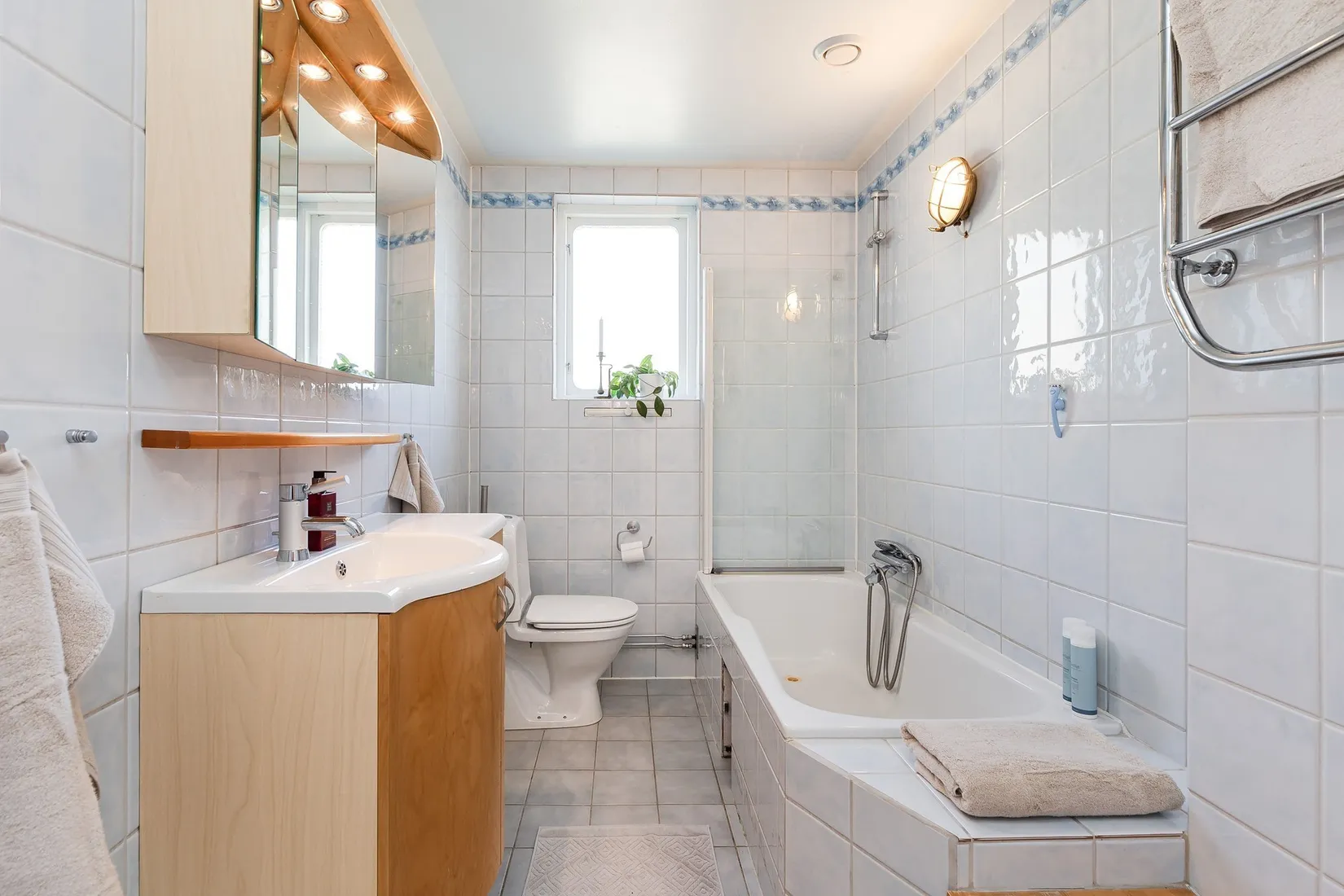 Radhus, Tingstugatan 30A, Centrala Strängnäs, Strängnäs