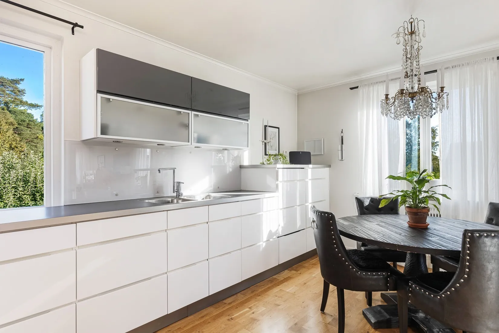 Radhus, Tingstugatan 30A, Centrala Strängnäs, Strängnäs