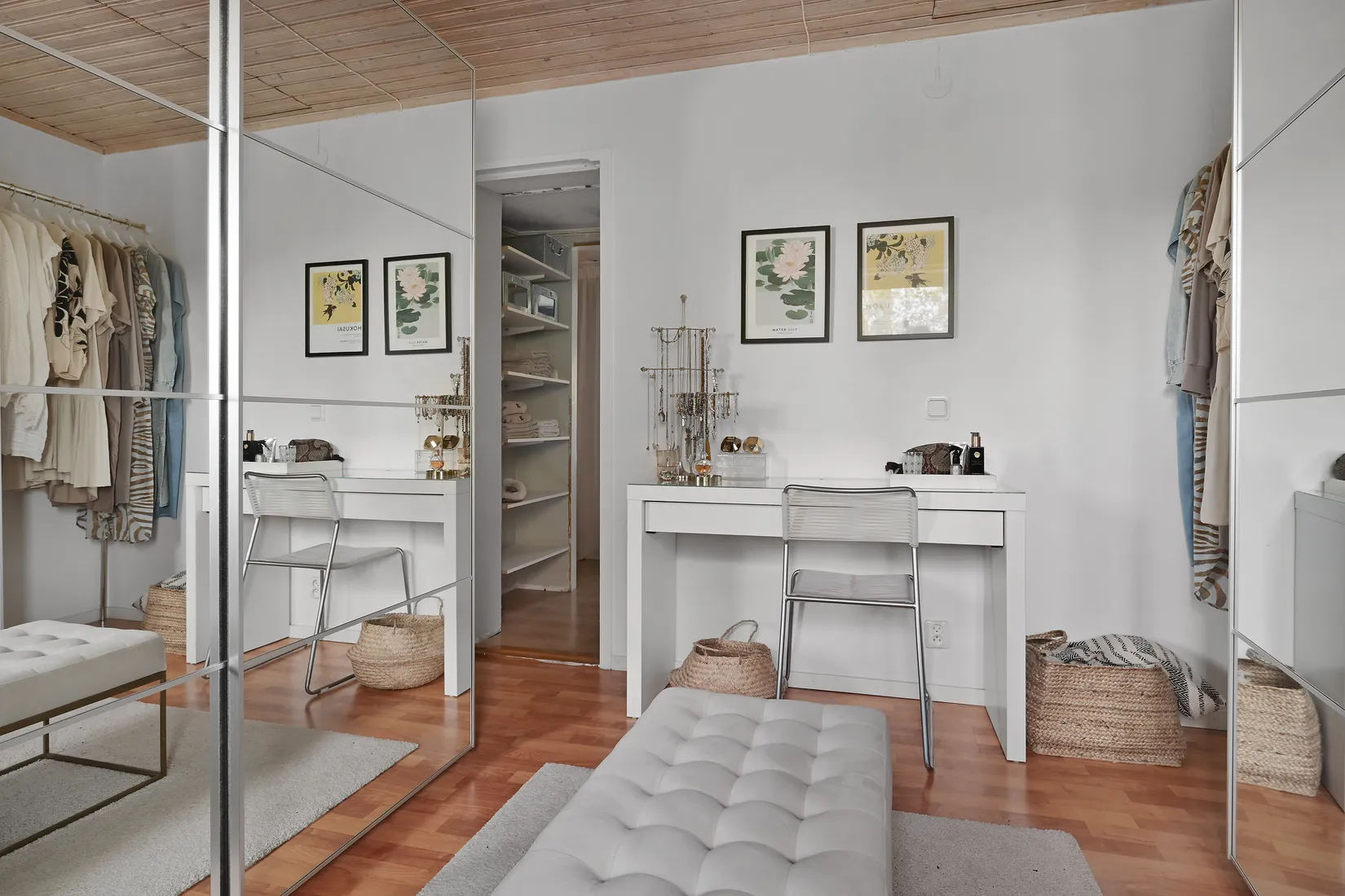 Radhus, Fritiofs väg 31, Odenslunda, Upplands Väsby