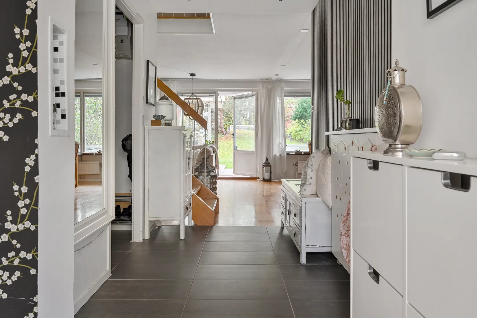 Radhus, Fritiofs väg 31, Odenslunda, Upplands Väsby