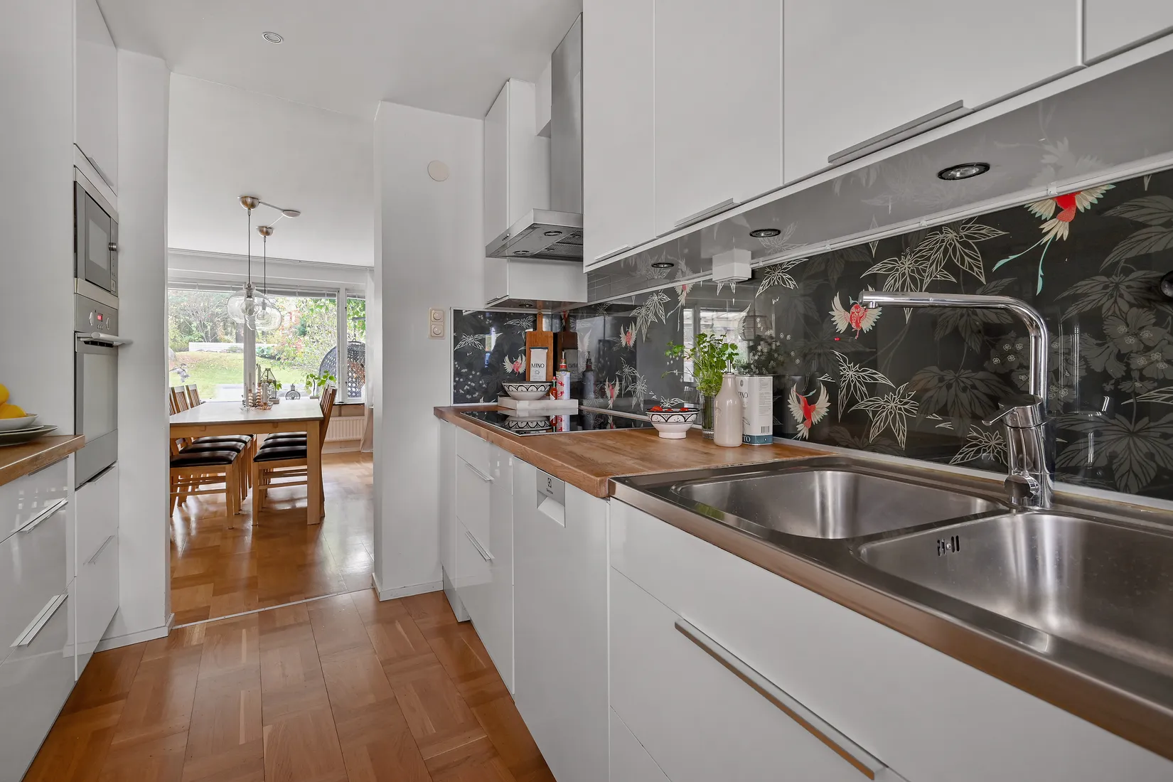 Radhus, Fritiofs väg 31, Odenslunda, Upplands Väsby