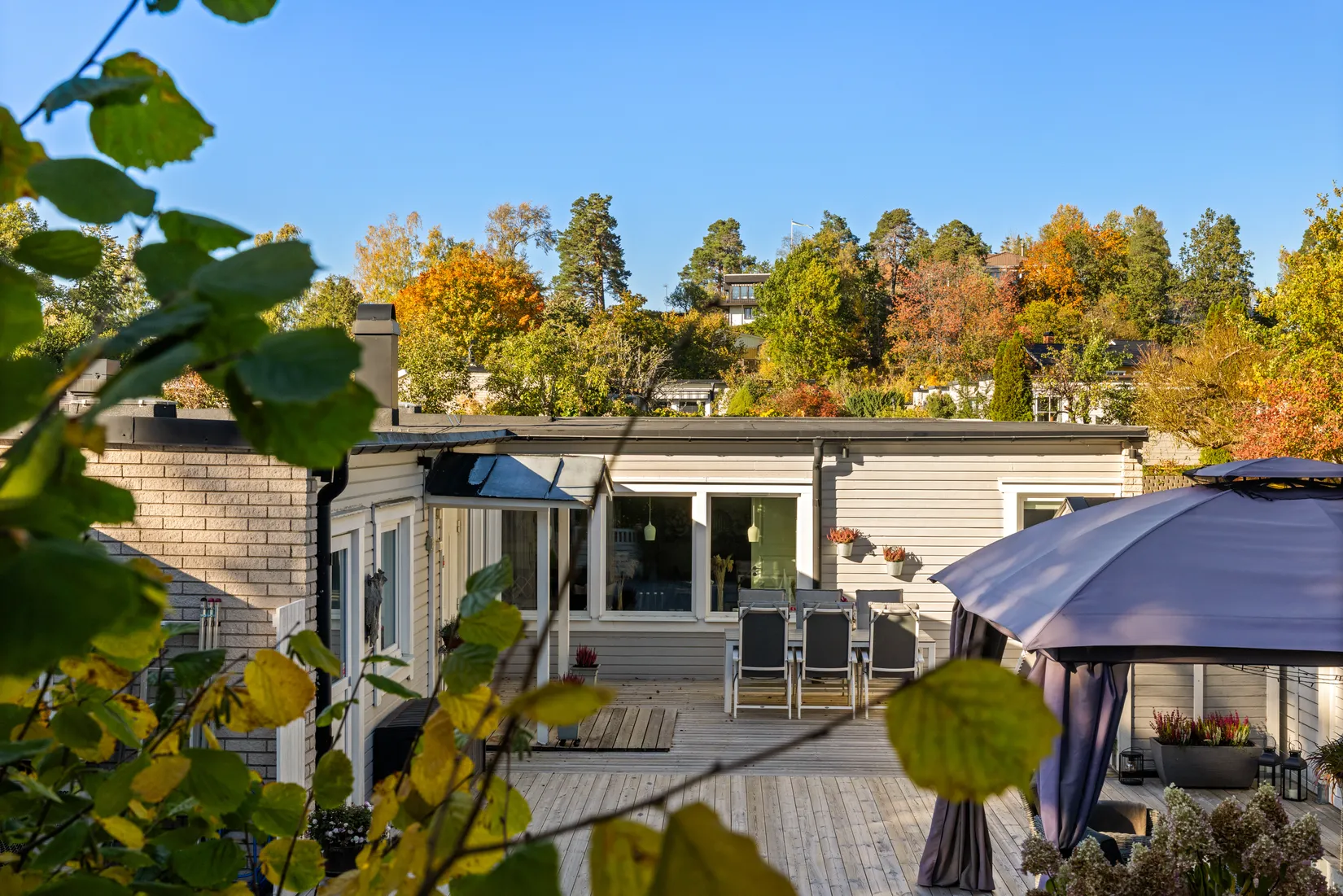 Radhus, Lyckogången 12, Trollbäcken, Tyresö