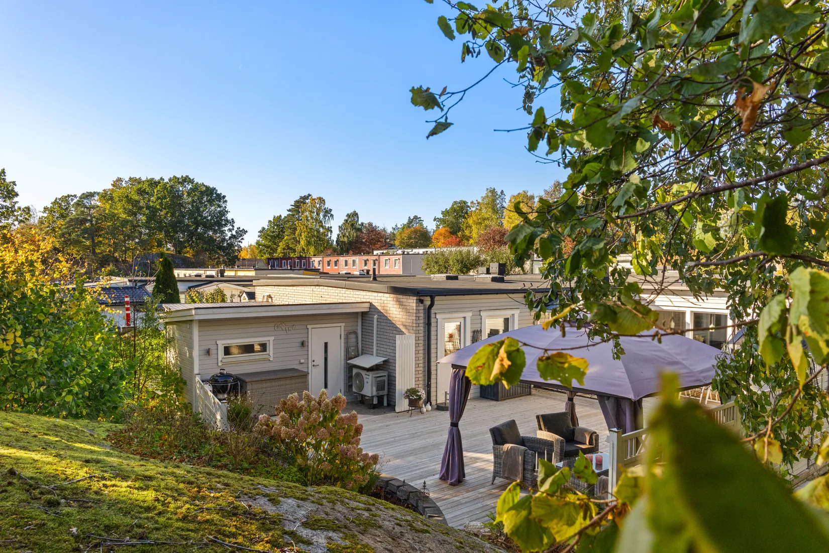 Radhus, Lyckogången 12, Trollbäcken, Tyresö