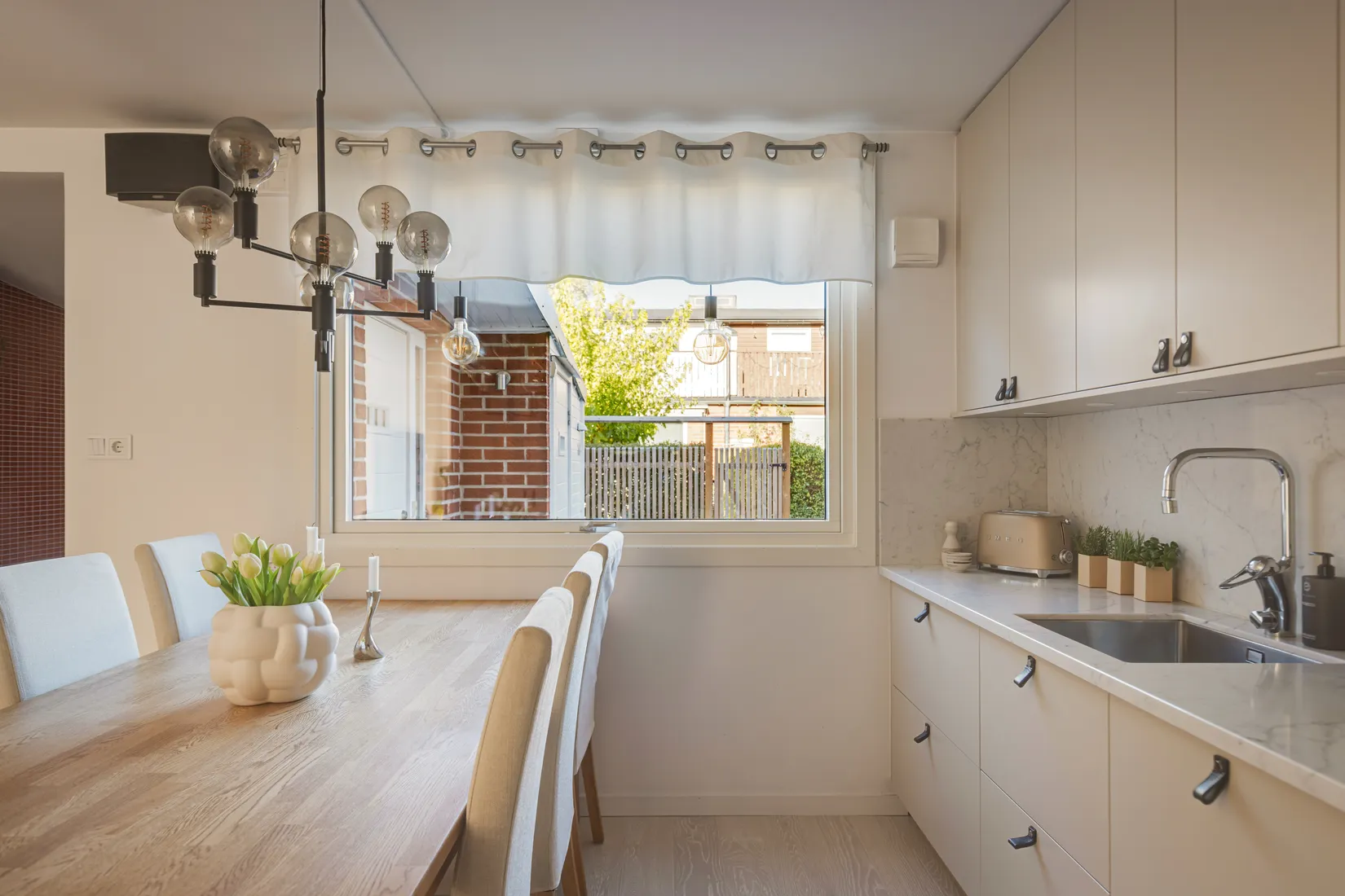 Radhus, Skebokvarnsvägen 168, Bandhagen, Stockholm
