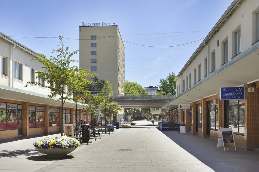 Radhus, Skebokvarnsvägen 168, Bandhagen, Stockholm