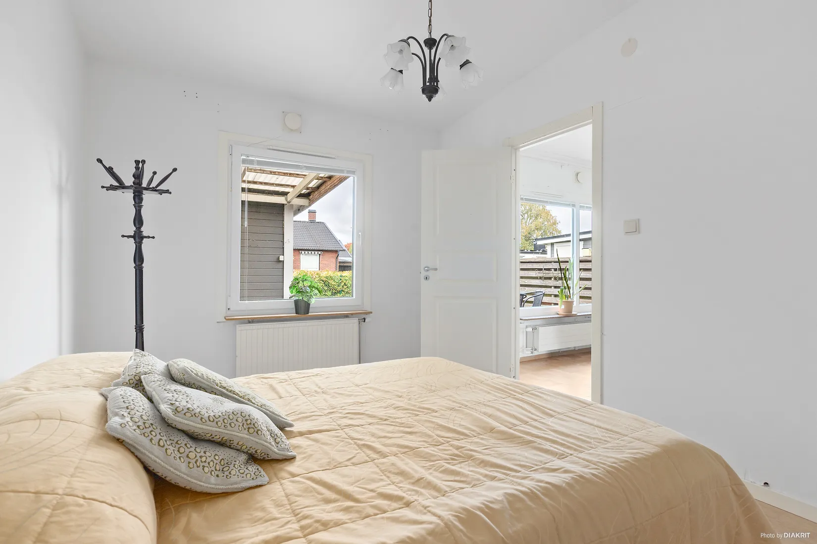 Radhus, Allmogegatan 4 B, Nya Hjärsta, Örebro