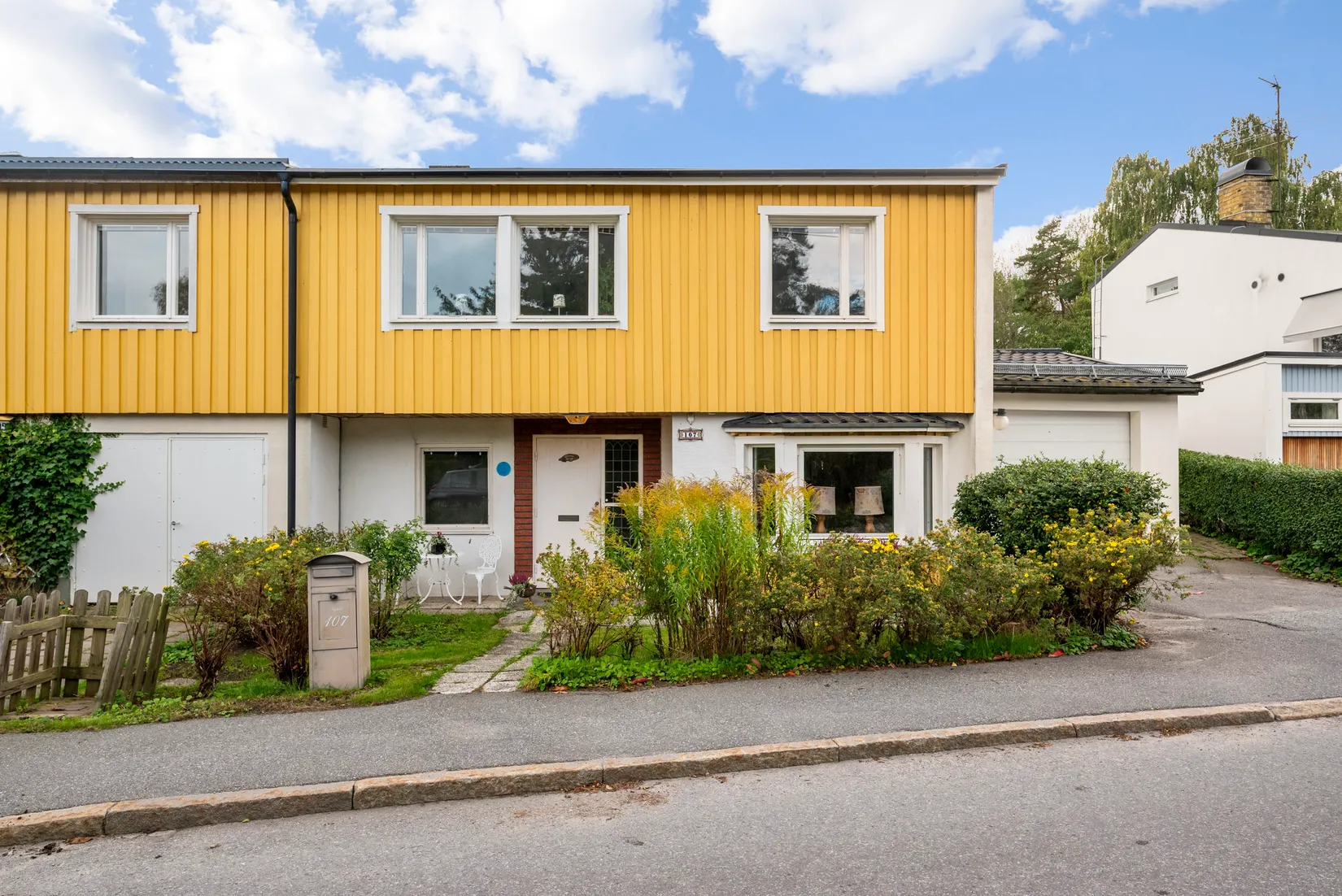 Radhus, Friherregatan 107, Hässelby Gård, Stockholm